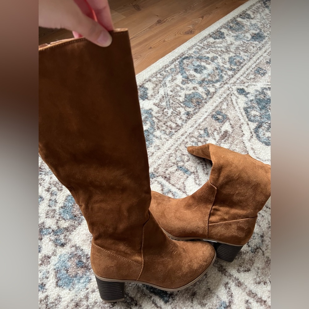 Brand new knee length tan suede boots size 8